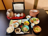 [秋田県小安峡温泉 湯の宿 元湯くらぶ] 旬の食材をたっぷり使用した滋味あふれる朝食